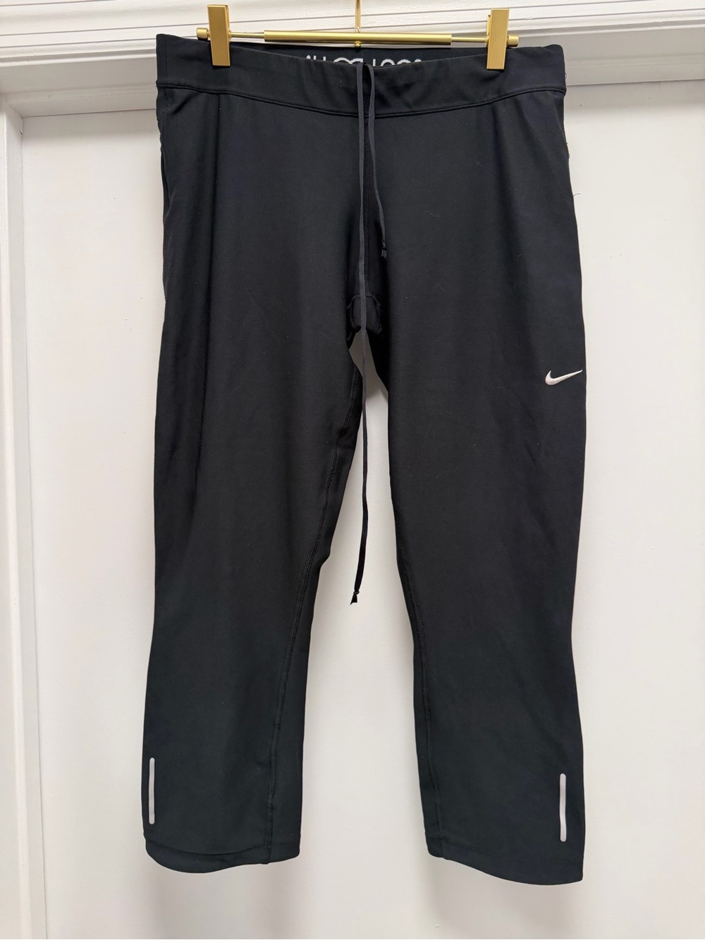 Nike Black Men's Athletic Jogger Pants with Reflective Details